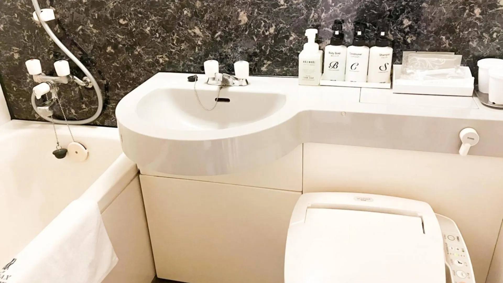 Hotel Livemax Budget Yokohama Kannai 2*, Yokohama (Kanagawa) Japan